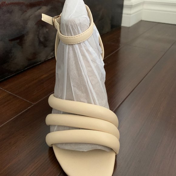 Circus by Sam Edelman Bobbie Ankle Strap - Picture 2 of 4